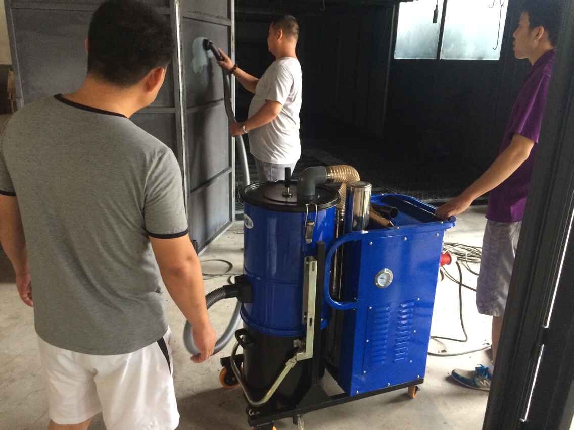 打磨車間該如何選擇工業(yè)吸塵器呢？85